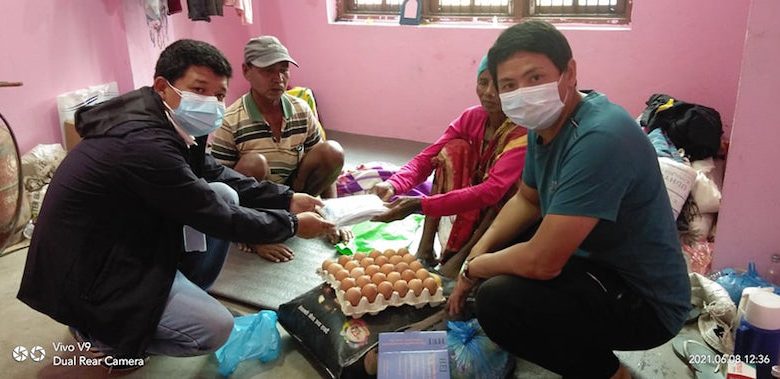 प्रतिष्ठानले क्यान्सर पीडितलाई खाद्यान्न तथा आर्थिक सहयोग