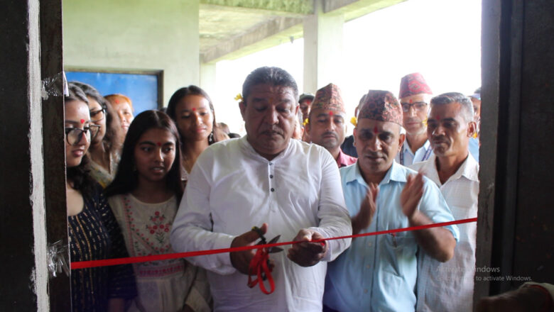‘शिक्षा देखि समृद्धिको बाटो सम्म’ नारा सहित शैक्षिक बिकासमा सघाउदै काठमाण्डौ बिश्वबिद्यालयका छात्रा