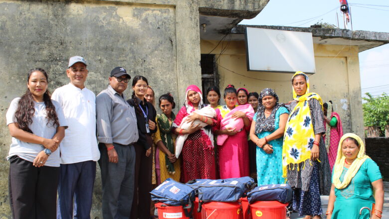 बाढीबाट प्रभावित गर्भवती, सुत्केरी तथा अपांगता भएकाहरुलाई एनएनएसडब्लुएको सहयोग