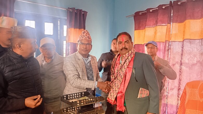 भूमी आयोग कञ्चनपुरका नव नियुक्त अध्यक्ष पन्तद्धारा पदभार ग्रहण