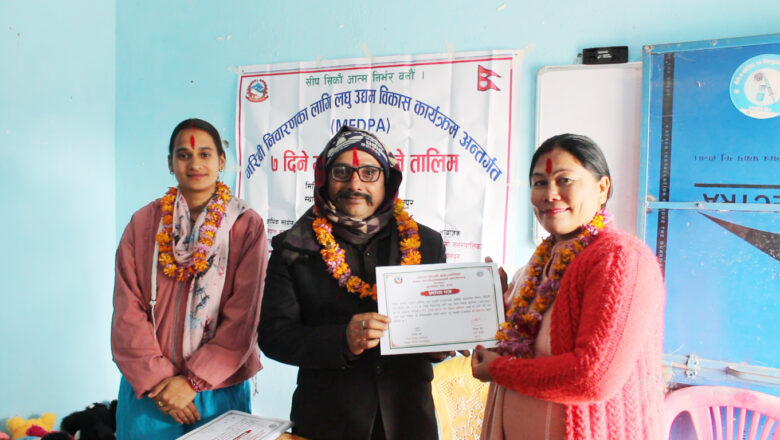 दोधारा चाँदनीमा सात दिने ‘गुडिया बनाउने तालिम’ सम्पन्न