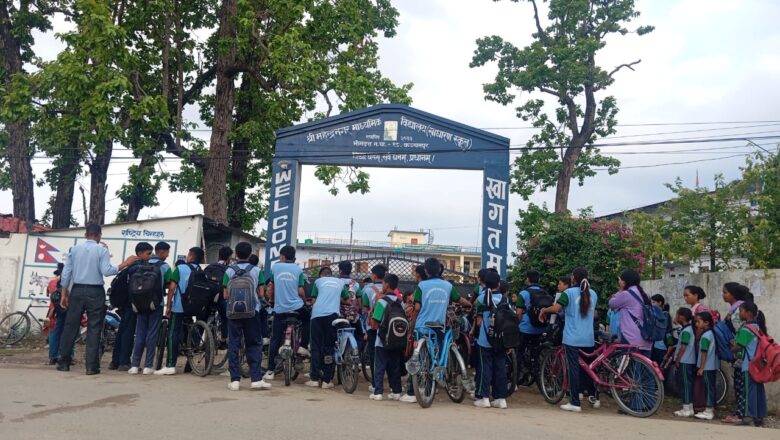 महेन्द्रनगर नमुना मावि साधारण ‘उत्कृष्ट विद्यालय पुरस्कार २०८२’ बाट पुरस्कृत हुदै