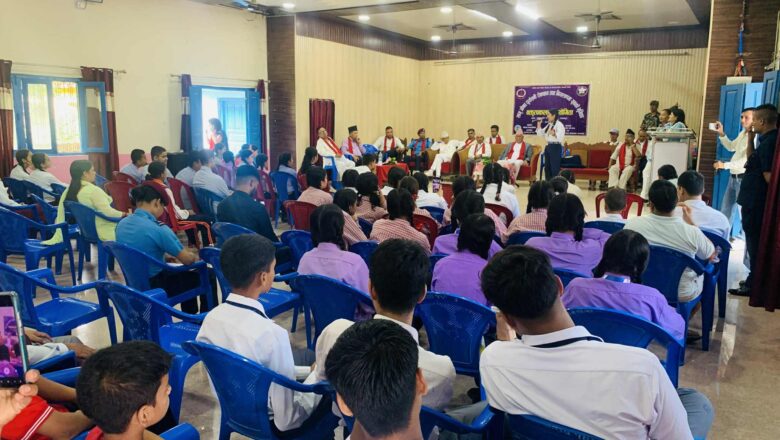 लागुऔषध दुव्र्यशनी रोकथाम विषयक वक्तृत्वकलामा महेन्द्रनगर मावि साधारणकी छात्रा तृतिय