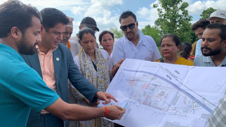 मन्त्री भण्डारीद्धारा दोधारा चादनीमा निर्माणाधिन सुख्खा बन्दरगाहको शिलान्यास र जग्गा क्लिरेन्स हस्तान्तरण कार्य चाडो गर्ने प्रतिबद्धता