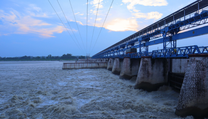 बनबासा पुलमा चारपांग्रे सवारी साधन आवतजवतमा रोक