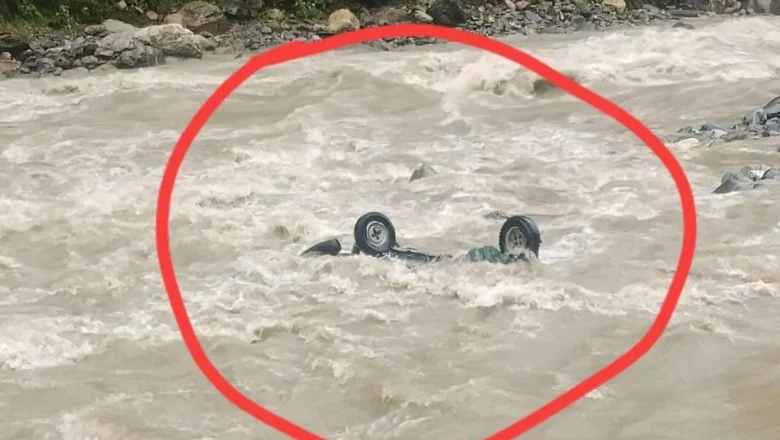 दार्चुलाको नौगाडमा अटो खस्दा दुई जनाको मृत्यू, एक बेपत्ता