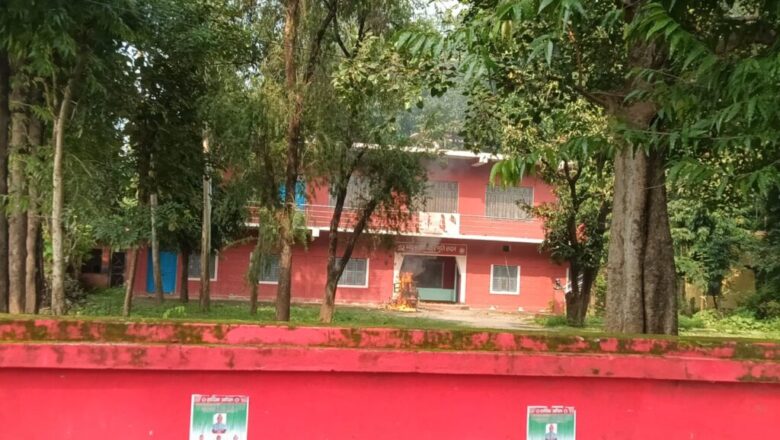 कञ्चनपुरमा कांग्रेस–एमाले पार्टी कार्यालयमा आगजनी