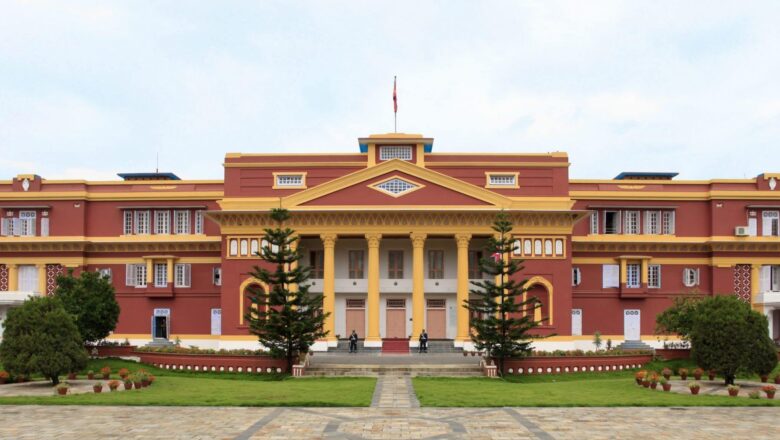 आन्दोलनकारीले राष्ट्रपति भवनमा लगाए आगो