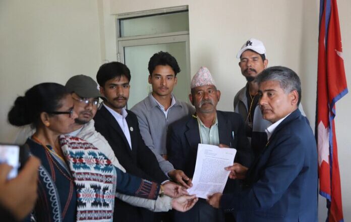 संविधानमा भएको मौलिक हक पाउन आन्दोलन गर्नुपर्ने बाध्यता