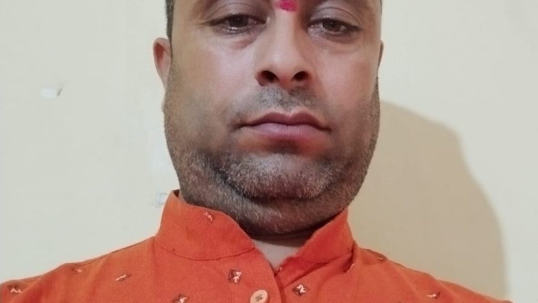 आचार्य कृष्ण दमाईँ सहित १३ सय ७५ जना सिल्पि समुदायलाई जनै धारण गराउने ब्राहमण
