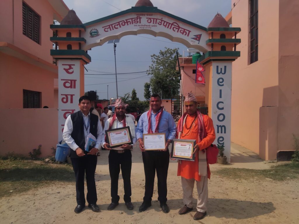 लालझाडी गाउँपालिकाद्धारा आचार्य कृष्ण दमाई सहित तीन जना सम्मानित