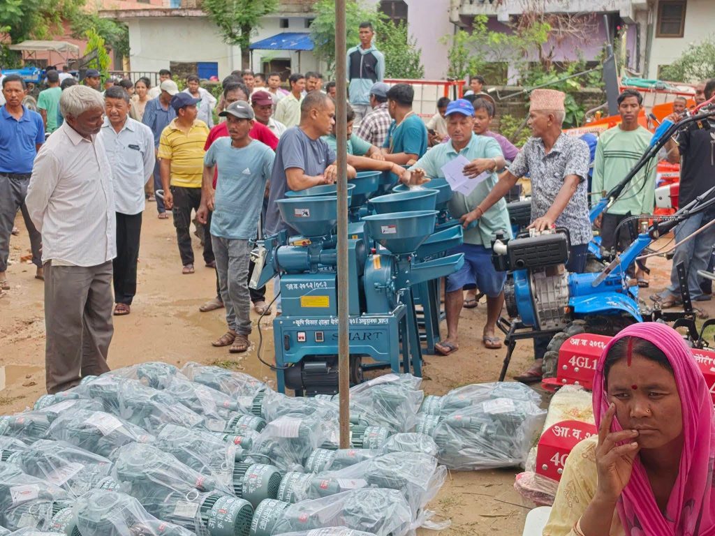 बेलौरी नगरपालिकाले बाड्यो एक सय ८२ थान कृषि उपकरण