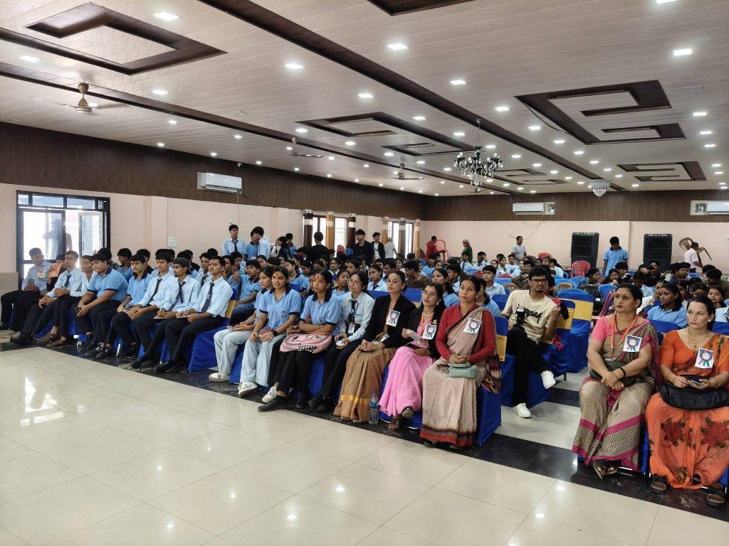 मर्निङ्ग ग्लोरीद्धारा कक्षा ११ मा भर्ना भएका विद्यार्थीलाई स्वागत