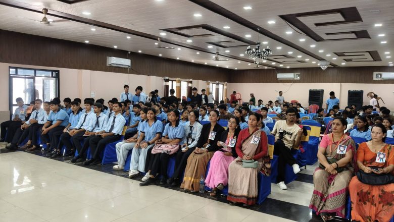 मर्निङ्ग ग्लोरीद्धारा कक्षा ११ मा भर्ना भएका विद्यार्थीलाई स्वागत