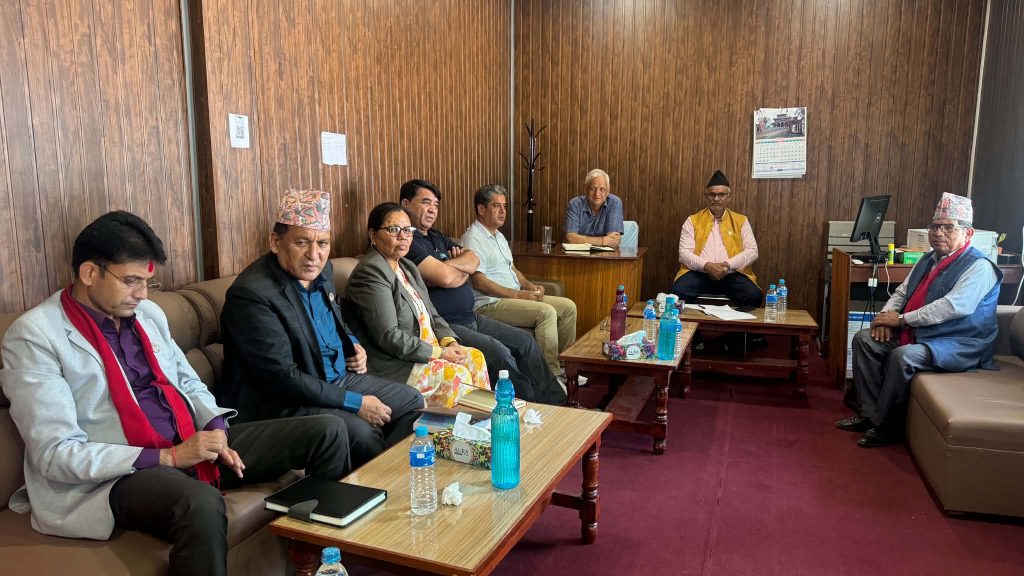 एमाले सुदूरपश्चिम संसदीय दलको बैठक : भोटेकोशी बाढीपीडितलाई सात दिनको तलब सहयोग गर्ने निर्णय