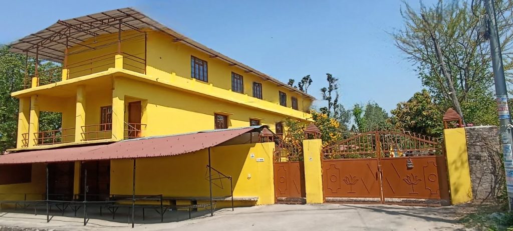 बाढी पीडितलाई होली फेमली स्कुलको तिन लाख ३१ हजार रुपया सहयोग