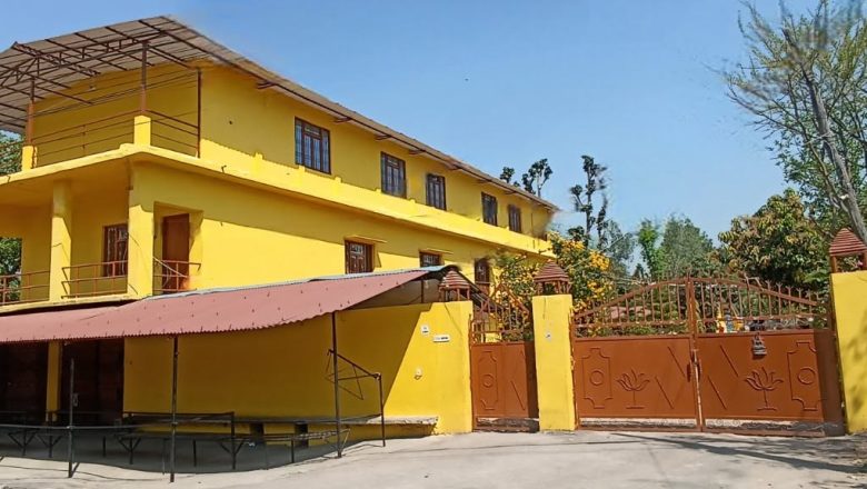 बाढी पीडितलाई होली फेमली स्कुलको तिन लाख ३१ हजार रुपया सहयोग